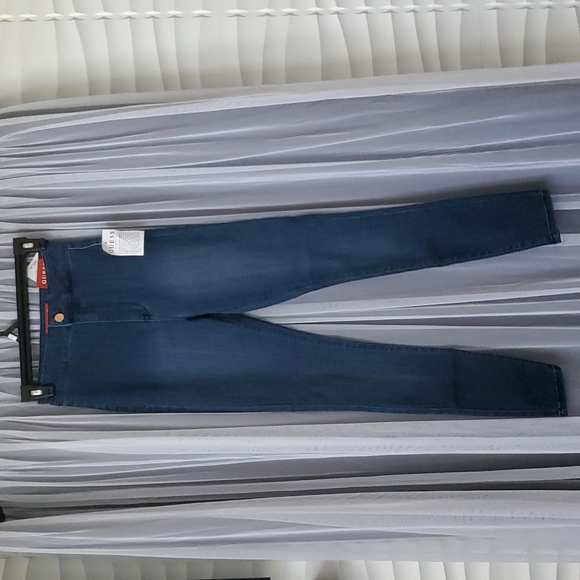Guess Los Angeles Size 24 Color: Dark Wash - Picture 2 of 2